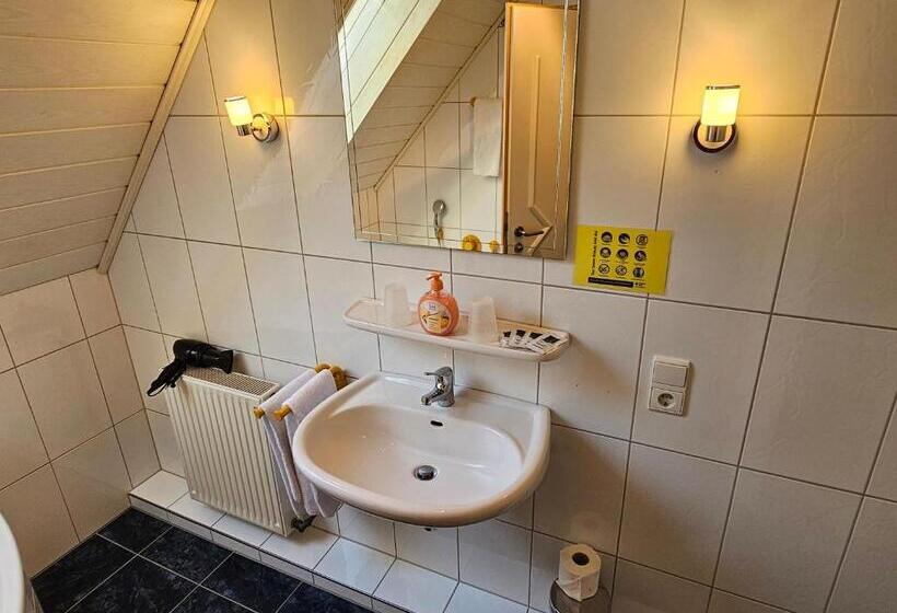 Семейный Номер, Gästehaus Grunewald Bed & Breakfast