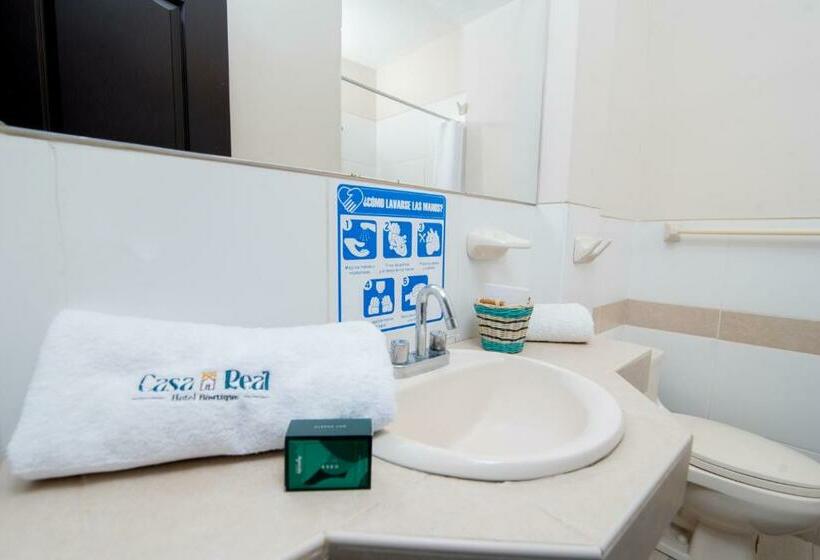 标准单人间, Casa Real