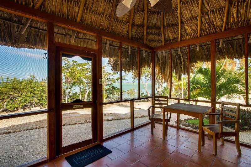 بانگلوی استاندارد, Orchid Bay Resort