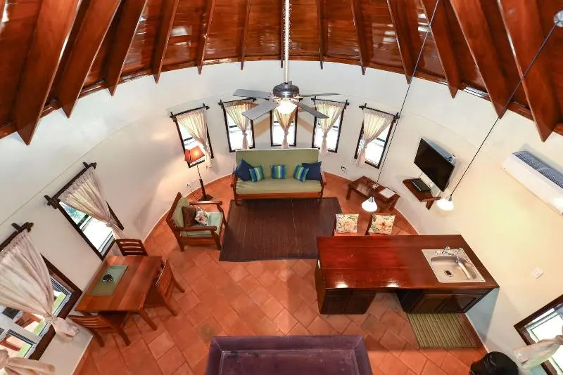 بانگلوی استاندارد, Orchid Bay Resort