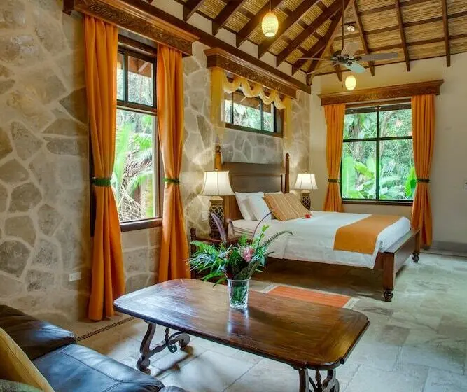 اتاق استاندارد, Sleeping Giant Rainforest Lodge