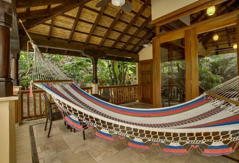 اتاق استاندارد, Sleeping Giant Rainforest Lodge