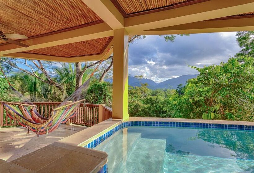 سوییت با چشم‌انداز کوه, Sleeping Giant Rainforest Lodge