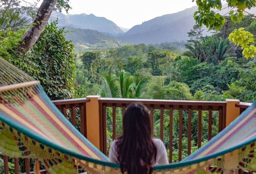 マウンテンビュースイート, Sleeping Giant Rainforest Lodge