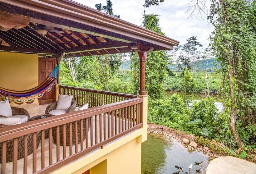 اتاق استاندارد با چشم‌انداز رودخانه, Sleeping Giant Rainforest Lodge