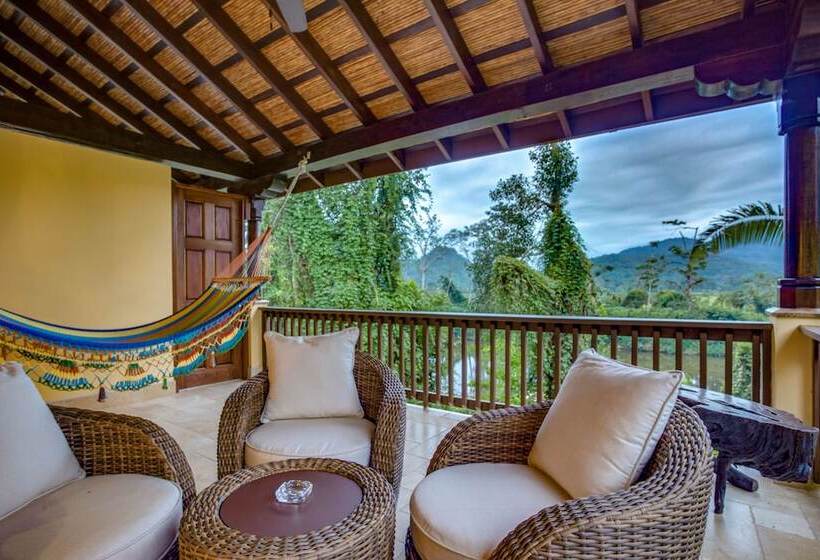 リバービュースタンダードルーム, Sleeping Giant Rainforest Lodge