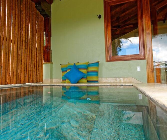 リバービュースイート, Sleeping Giant Rainforest Lodge