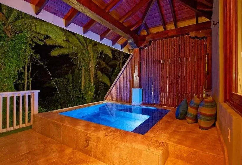 سوئیت با چشم‌انداز رودخانه, Sleeping Giant Rainforest Lodge
