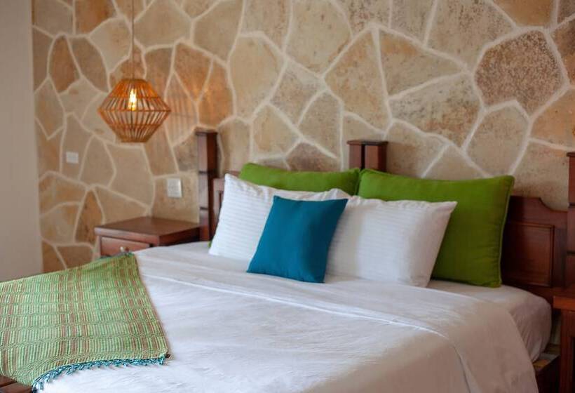 اتاق استاندارد, Sleeping Giant Rainforest Lodge