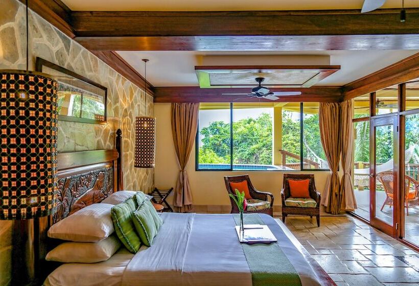 マウンテンビュースイート, Sleeping Giant Rainforest Lodge