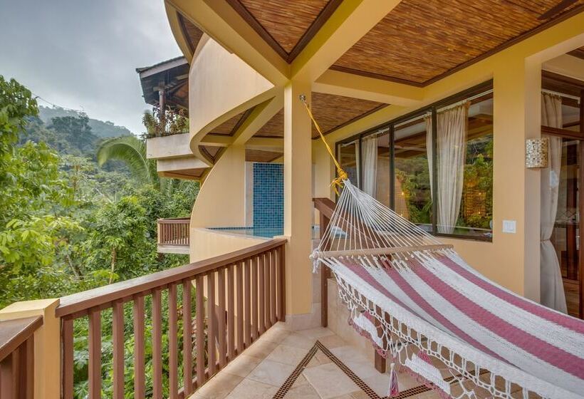 سوییت با چشم‌انداز کوه, Sleeping Giant Rainforest Lodge