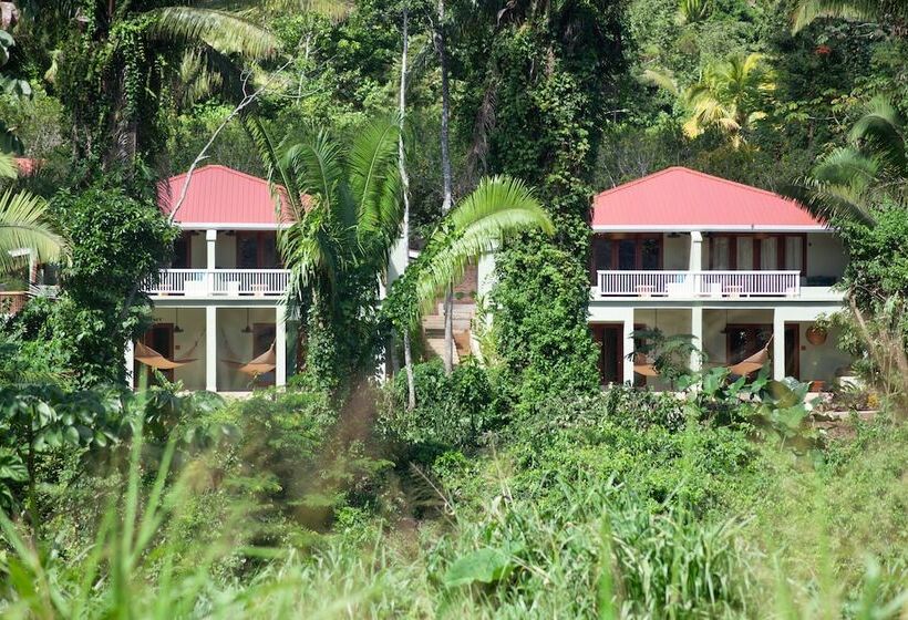 リバービュースイート, Sleeping Giant Rainforest Lodge