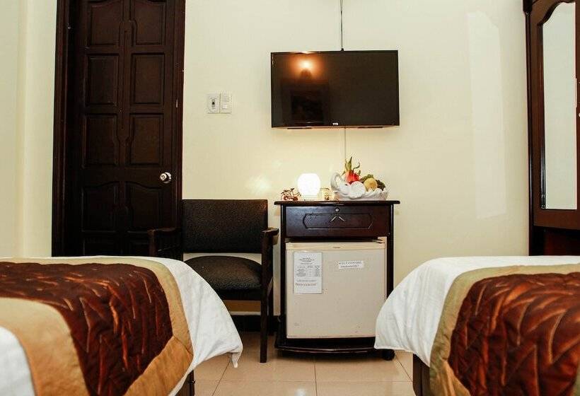 اتاق لوکس, Dmz Hostel