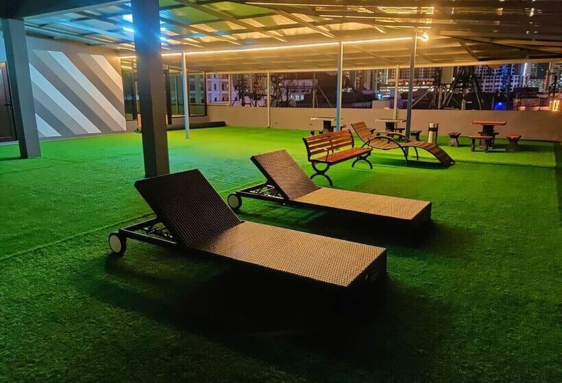 اتاق لوکس سه تخته, City Central