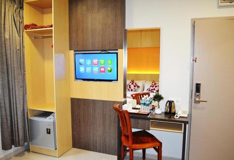 اتاق لوکس خانوادگی, City Central