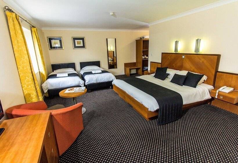 غرفة عائلية, Padbrook Park