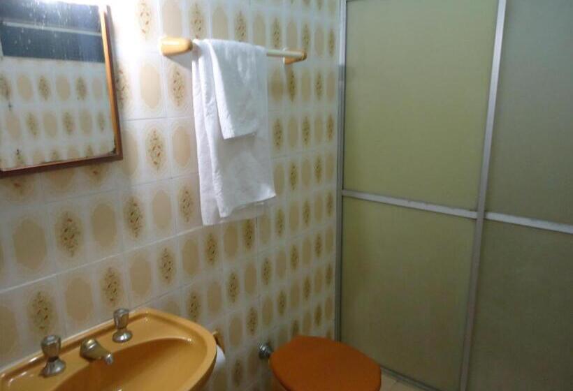 غرفة قياسية ثلاثية, Scholze