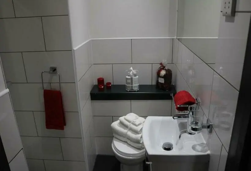 اتاق اکونومی, Trivelles Regency, Nottingham