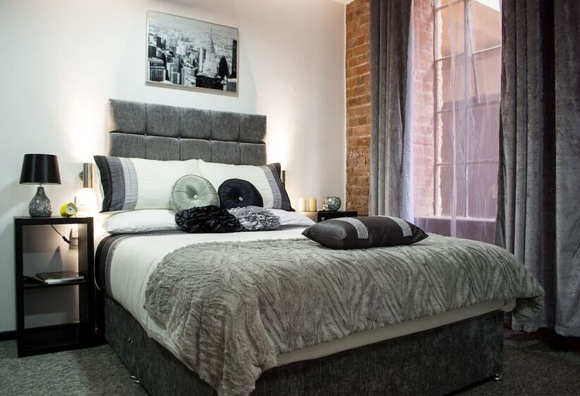 Номер Стандарт, Trivelles Regency, Nottingham