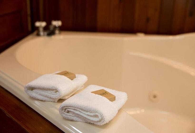 デラックススイート, Hatfield House On Hibernia