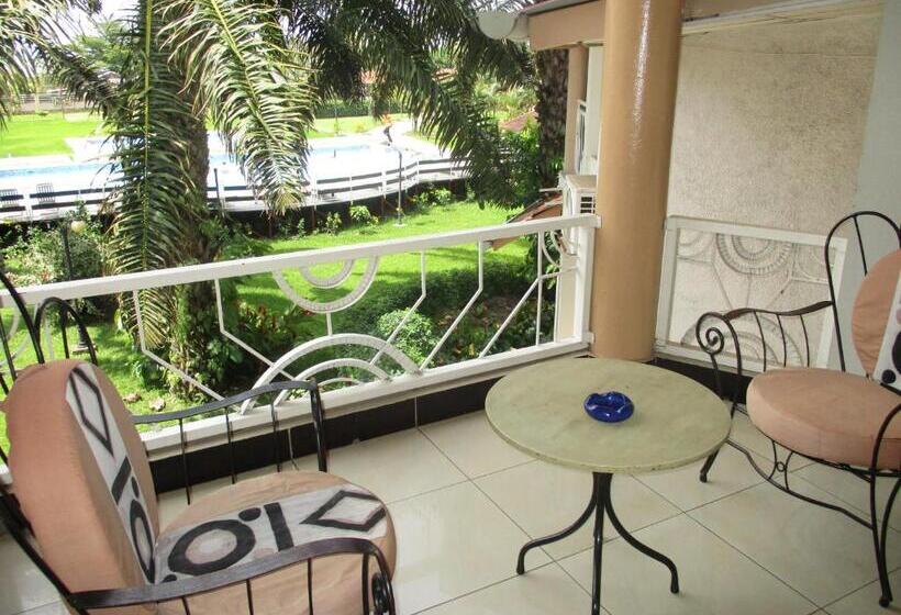 اتاق استاندارد با چشمانداز استخر, Safari Gate