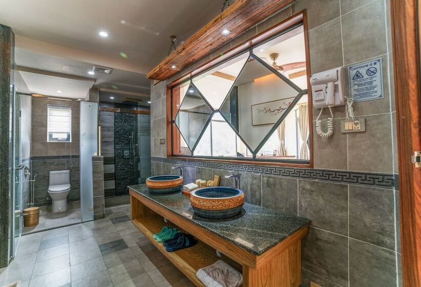 جناح, The Bamboo Leaf Yangshuo