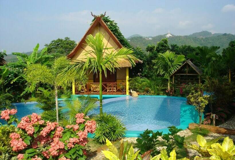 スタンダードバンガロー, Old Tree S House