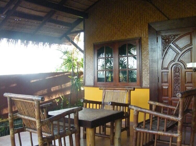 بانگلوی استاندارد 2 خوابه, Old Tree S House