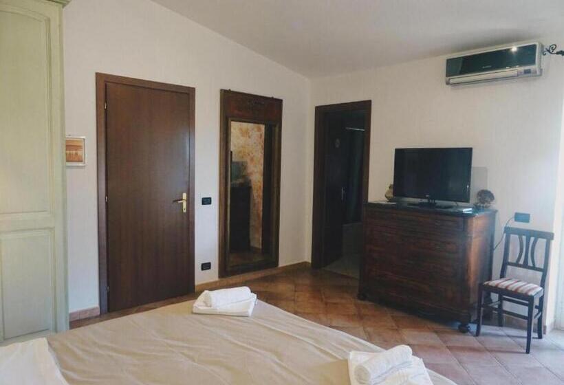 トリプルクラシックルーム, Clock S House