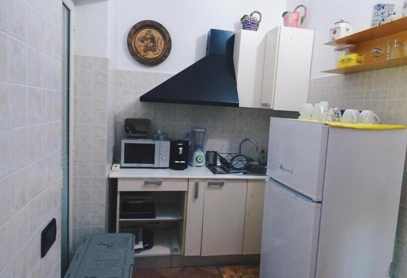 ビラホテル1ベッドルーム, Clock S House