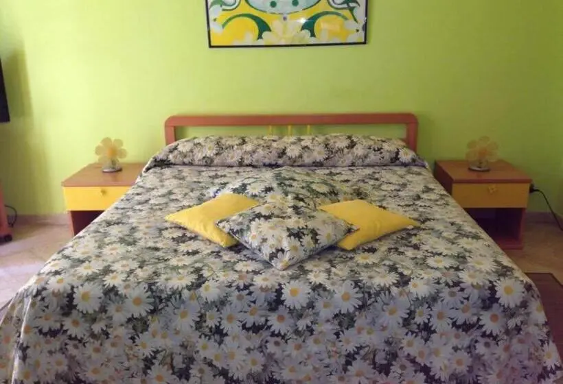اتاق استاندارد سه نفره, I Colori Dell'arcobaleno