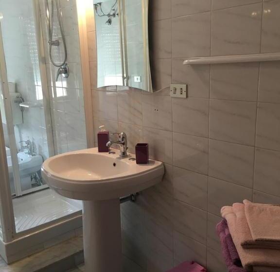 غرفة قياسية ثلاثية, I Colori Dell'arcobaleno