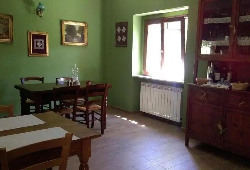 اتاق استاندارد سه نفره, Il Giardinaccio Agriturismo
