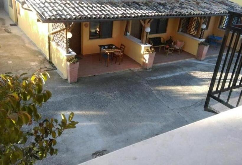 اتاق استاندارد سه نفره, Il Giardinaccio Agriturismo