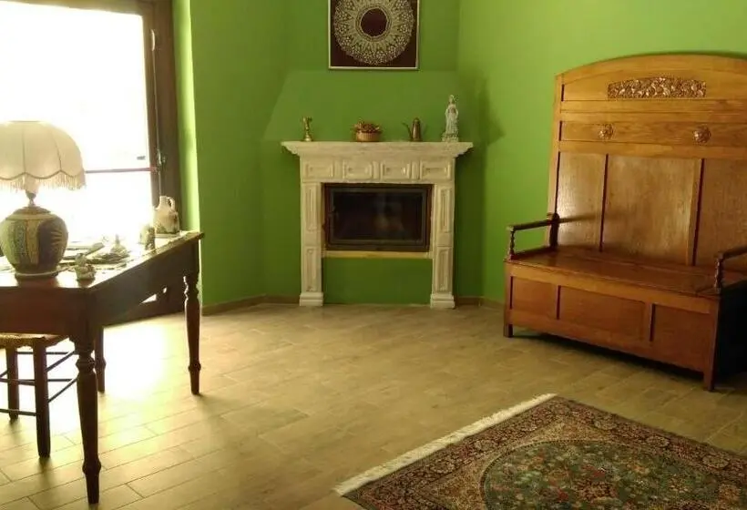 اتاق استاندارد سه نفره, Il Giardinaccio Agriturismo