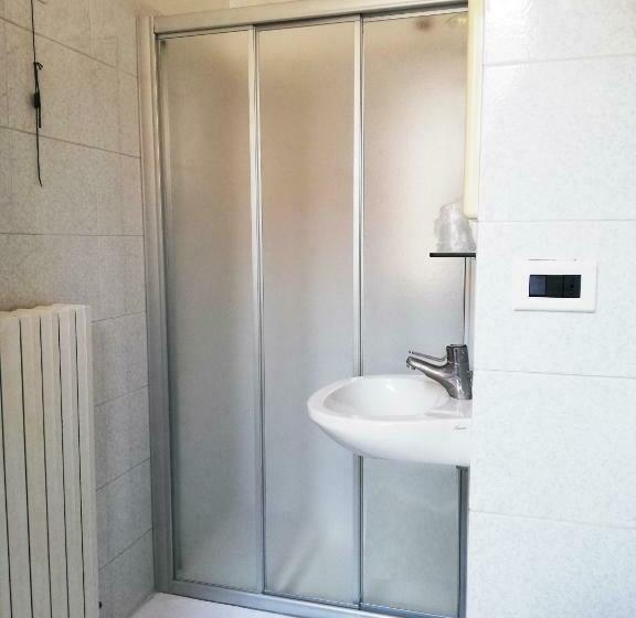 غرفة قياسية فردية, Cantina Dell'arte