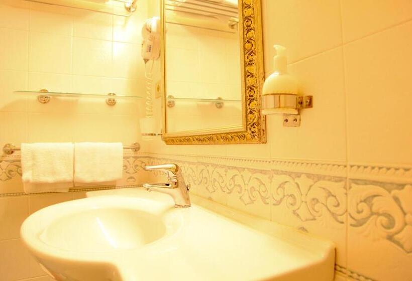 スタンダードトリプルルーム, Cristallo