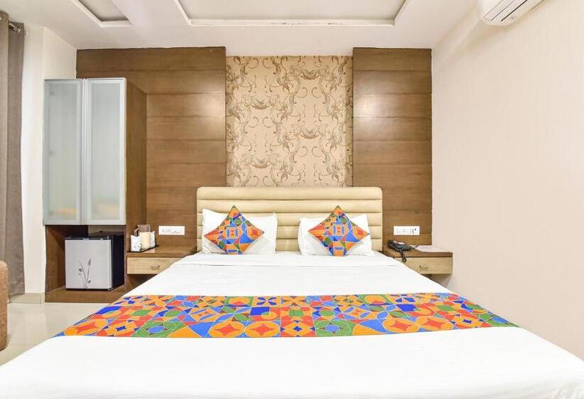 家庭间, Fabhotel King Palace