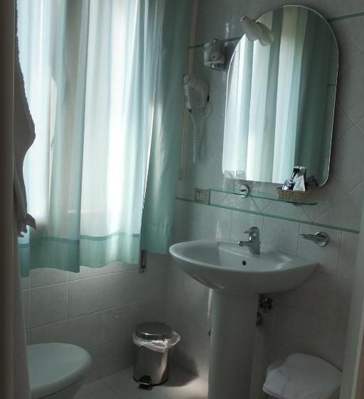 غرفة قياسية مزوَّدة بشُرفة, Nettuno