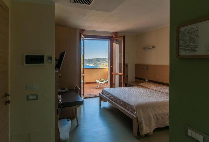 חדר משפחתי נוף לים, Oroverde