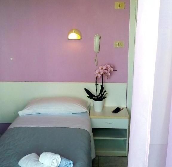 オーシャンビューのスタンダードシングルルーム, Rosalba