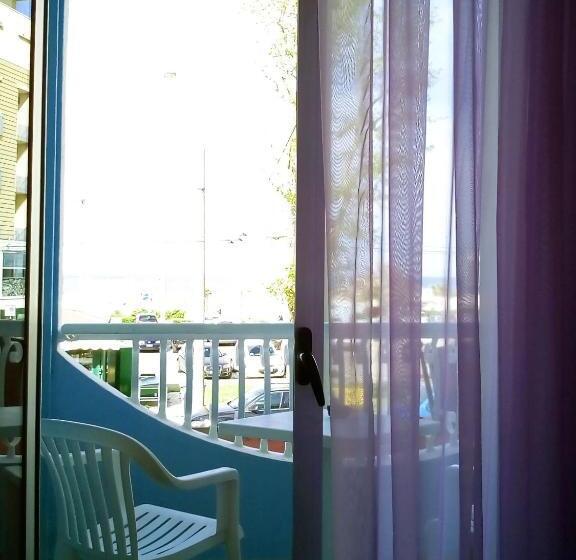 景色の見えるスタンダード4人部屋, Rosalba