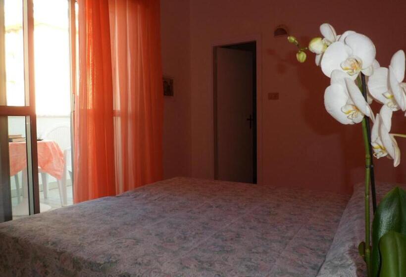 バルコニー付きスタンダードトリプルルーム, Rosalba