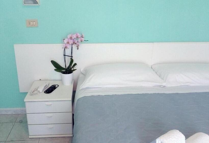 スタンダード4人部屋, Rosalba