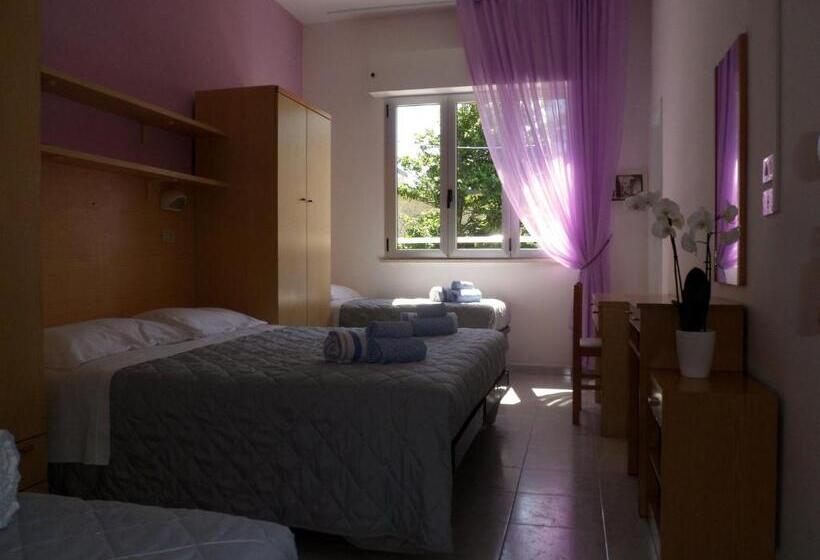 スーペリアの4人部屋, Rosalba