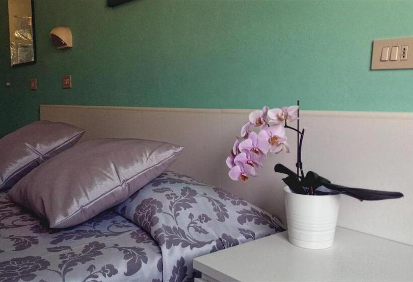 スタンダードトリプルルーム, Rosalba