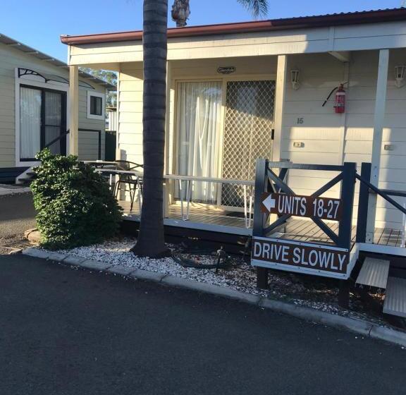 סוויטה, Injune Motel