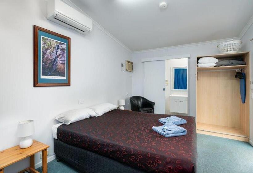 בקתה סטנדרטית, Injune Motel