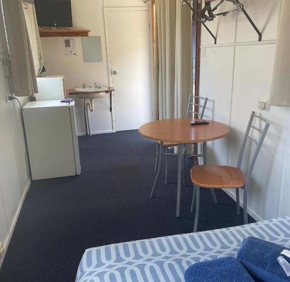 Номер Economy, Injune Motel
