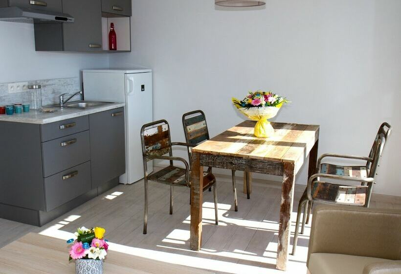 آپارتمان 2 خوابه, La Ciotat   A Deux Pas De L Eau